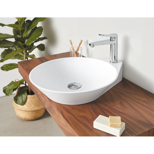 Lavabo Nadir de Sanycces sobre encimera con repisa, vista del modelo